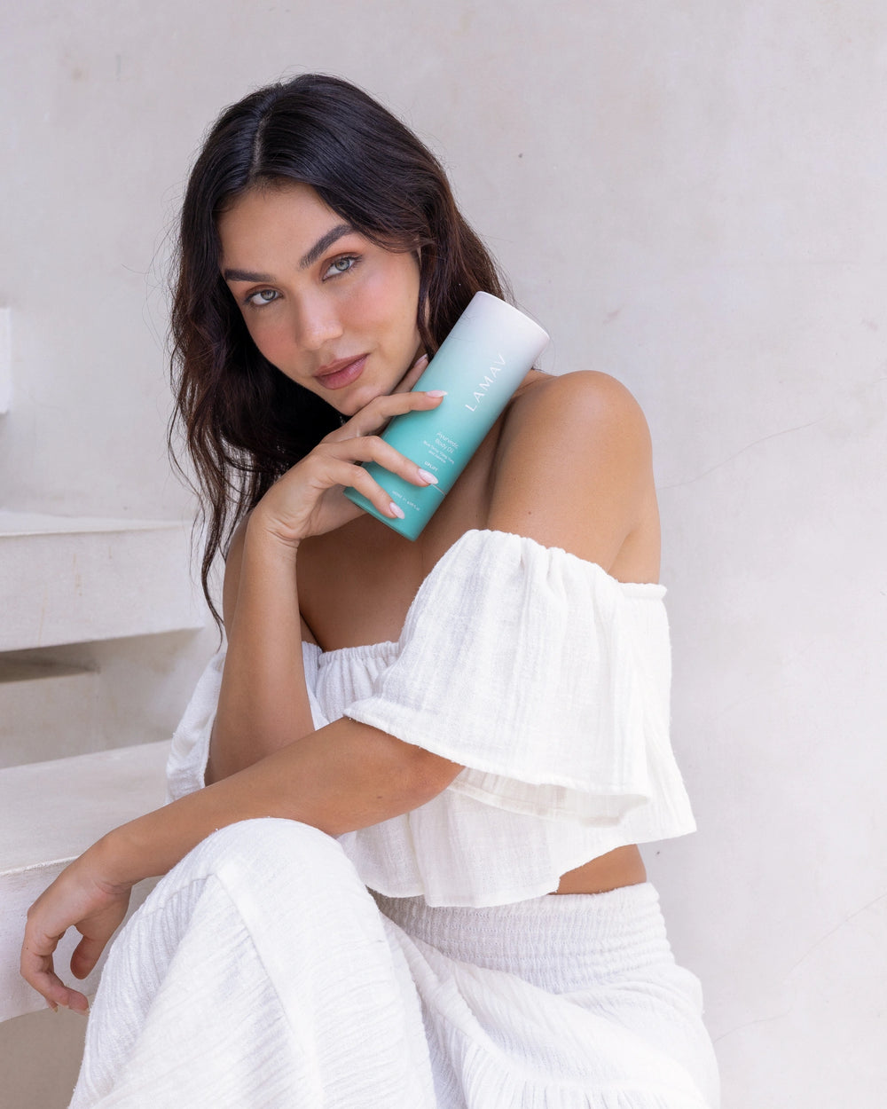 Ayurvedic Body Oil Uplift by LAMAV — green bottle next to two beauty awards | Award-winning skin nourishment